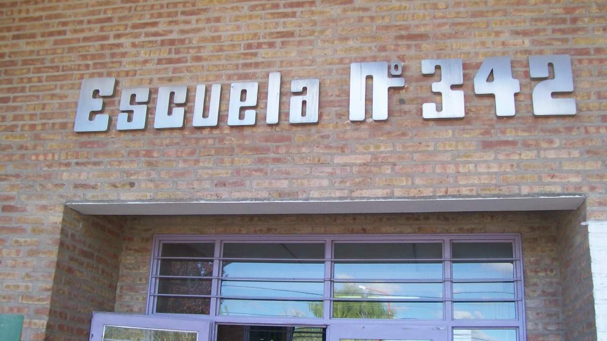 Escuela de San Patricio del Chañar. Fuente: (Twitter)
