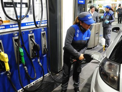 YPF reducirá en un 10% el salario de sus empleados