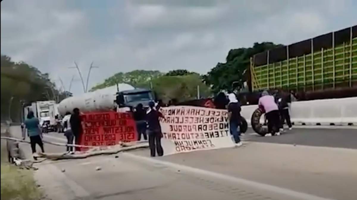 El bloqueo de la carretera federal Campeche-Mérida
