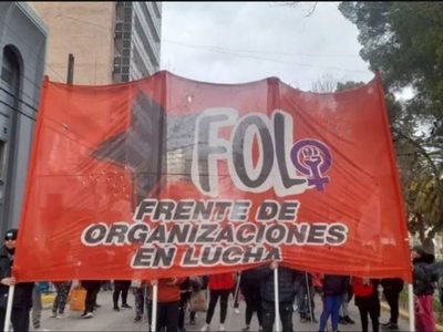 Llegó un compromiso de pago del gobierno y las organizaciones sociales suspendieron la protesta
