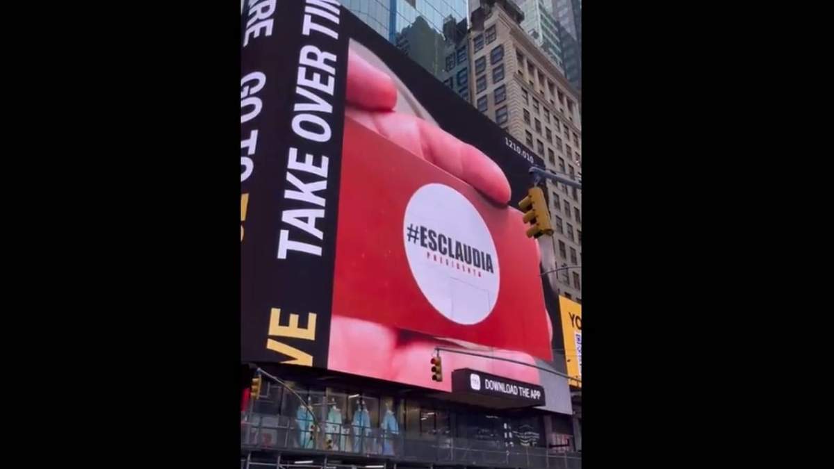 El anuncio de apoyo a Claudia Sheinbaum en Times Square