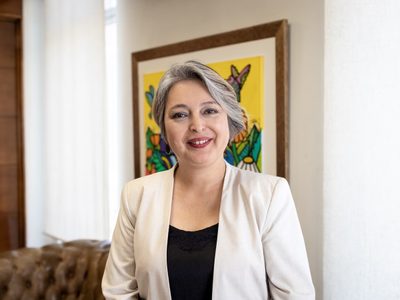 La comunista Jara lidera las encuestas en Chile