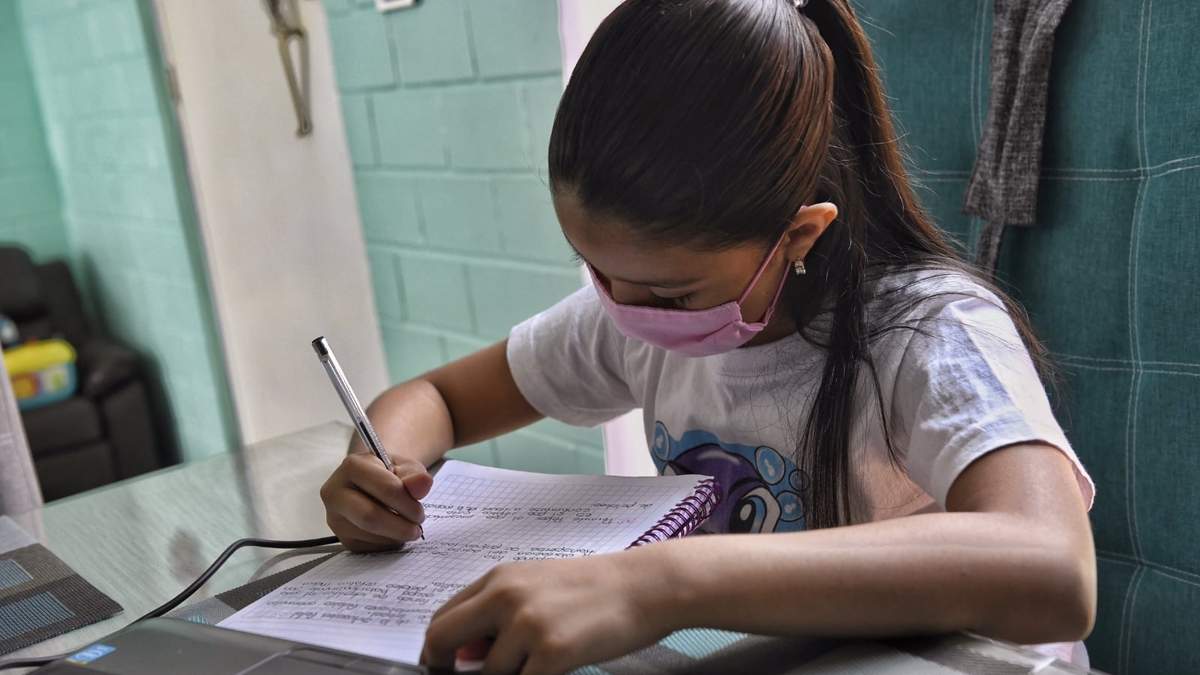 Los alumnos mexicanos sufrieron un rezago de dos grados escolares, estimó el Imco