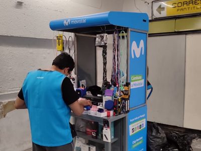 Sorprenden a dos empleados de Movistar teniendo relaciones en la estación La Raza del Metro
