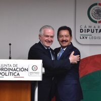 Santiago Creel libra remoción y da "abrazo de Acatempan Legislativo" a Ignacio Mier