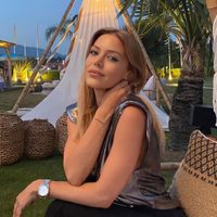 Desbordan amor: la romántica postal de Evangelina Anderson y Martín Demichelis a orillas del mar