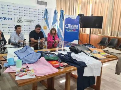 Comienza la entrega del kit escolar para estudiantes de la capital neuquina