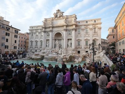 Visitar la Fontana de Trevi en Roma dejará de ser gratis y costará 2 euros a partir de febrero