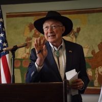 Ken Salazar pide tratar fentanilo con estrategia similar a la implementada por pandemia de covid-19