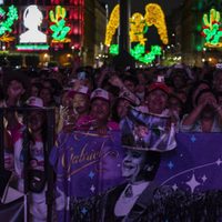 La proyección del concierto de Juan Gabriel reunió a 70 mil almas (Video)