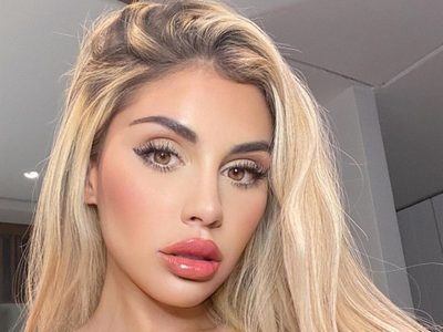 "¡No aguantó el calor!" Alexa Dellanos levantó los brazos y... ¡Alborotó a todos con lo que mostró!