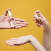 No vas a volver a comprar nunca más un repelente de mosquitos cuando hagas esta receta biodegradable y que cuida tu piel