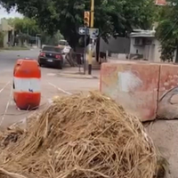 Tras la tormenta: una semana después, la basura sigue a flote en Las Heras