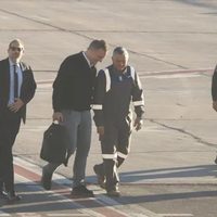 Karina Milei y Adorni visitaron Vaca Muerta y entregaron la "Marca País" a YPF