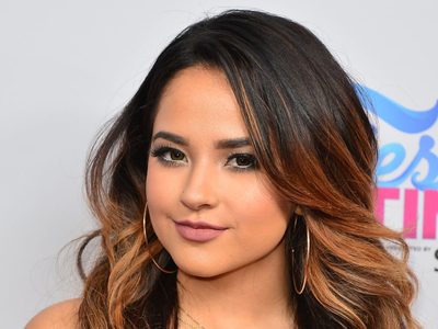 Becky G revela lo que todo el mundo quería saber. ¡Comparte secreto con Karol G!
