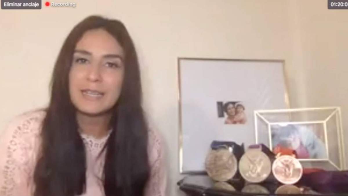Paola Espinosa en la videoconferencia