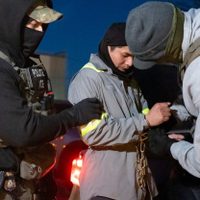 Permiten al Gobierno de Trump deportar inmigrantes a “terceros países”