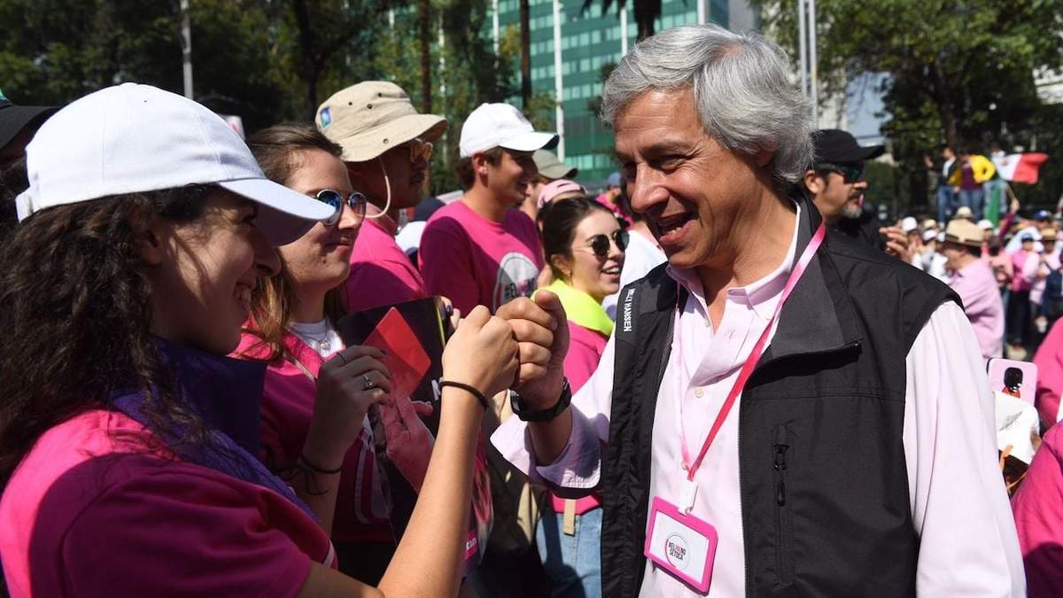 Claudio X. González en la marcha