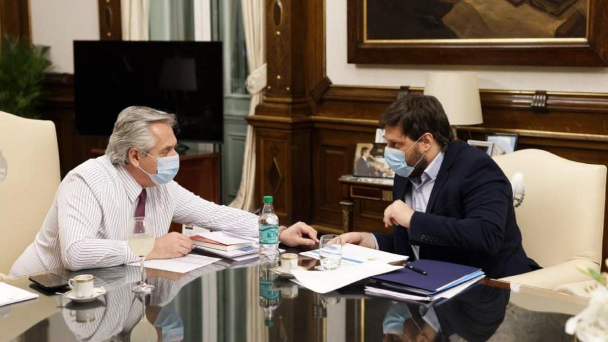 El presidente Alberto Fernández y el candidato Leandro Santoro. Fuente: (Twitter)