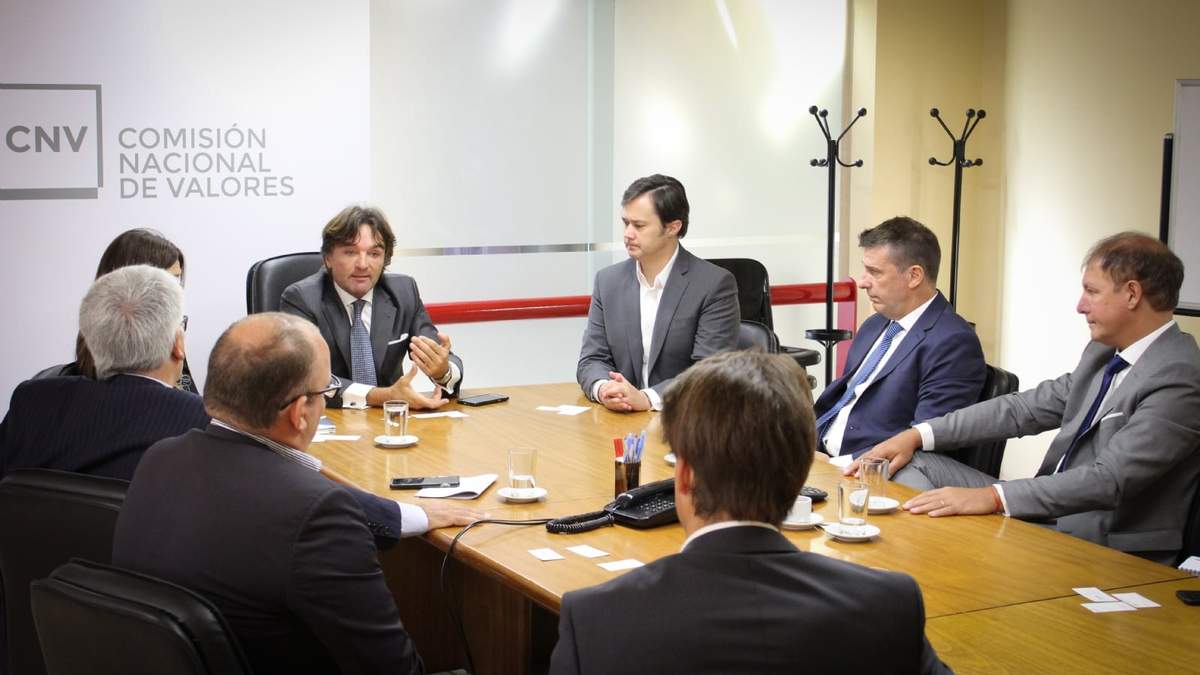 Reunión de la CNV (Fuente: Twitter)
