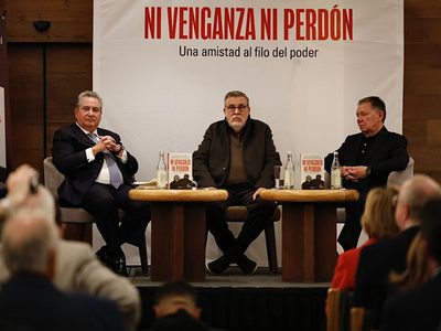 “No extraño las palabras del enemigo, extraño los silencios del amigo”: Scherer Ibarra