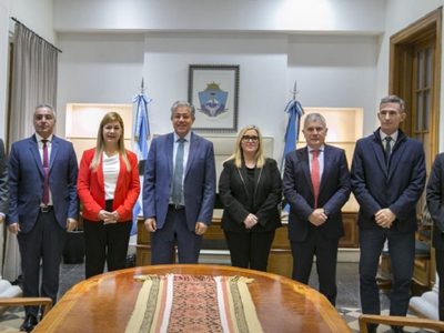 La justicia y la legislatura formalizaron la adhesión a la propuesta de regionalización del gobierno