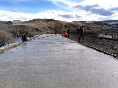 Avanza el hormigonado del nuevo puente de La Rinconada: solo restaría asfaltar las cabeceras