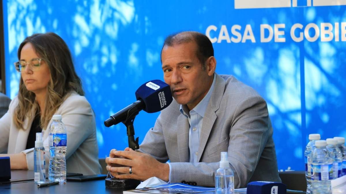 Omar Gutiérrez en la conferencia de prensa. Fuente: (Twitter)