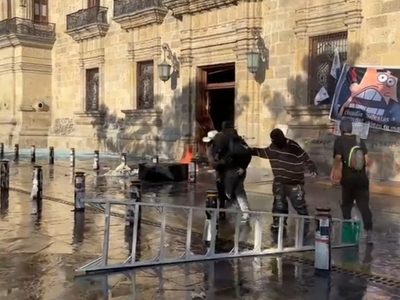 Manifestación de Generación Z en Guadalajara terminó en ataque al Palacio de Gobierno (Video)