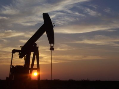 La crisis energética mundial disparó el precio del petróleo