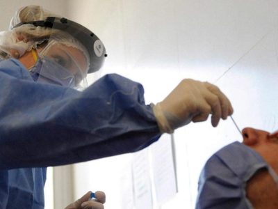 Coronavirus: los casos positivos continúan en descenso