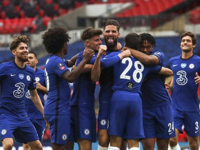 Dos bloopers condenaron al Manchester y el Chelsea jugará la final de la FA Cup contra Arsenal