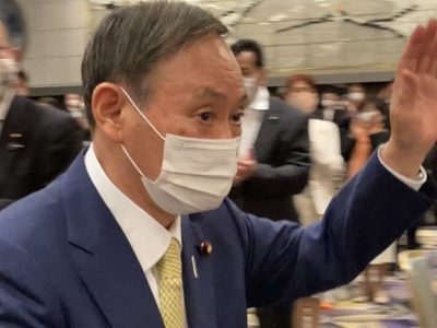 Trump y el nuevo primer ministro japonés ratifican alianza en su primer contacto