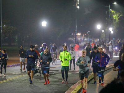La noche de los contagios: miles de runners salieron a la calle y la Ciudad analiza restringir las salidas