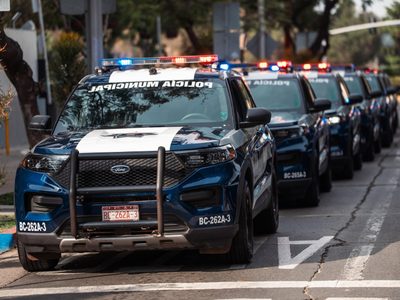 Policía municipal de Tijuana se quita la vida con su propia arma en baño público