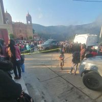 Mujer mixe da a luz en plena calle ante la falta de atención en hospitales del IMSS