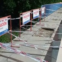 Tras caer una baranda en el puente Centenario-Cinco Saltos, vecinos piden tareas de mantenimiento