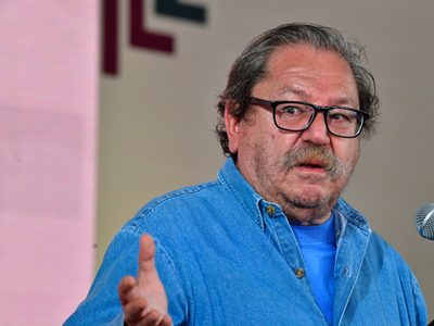 ¡Nos los vamos a chingar!: Paco Ignacio Taibo II confía en aprobación de reforma eléctrica