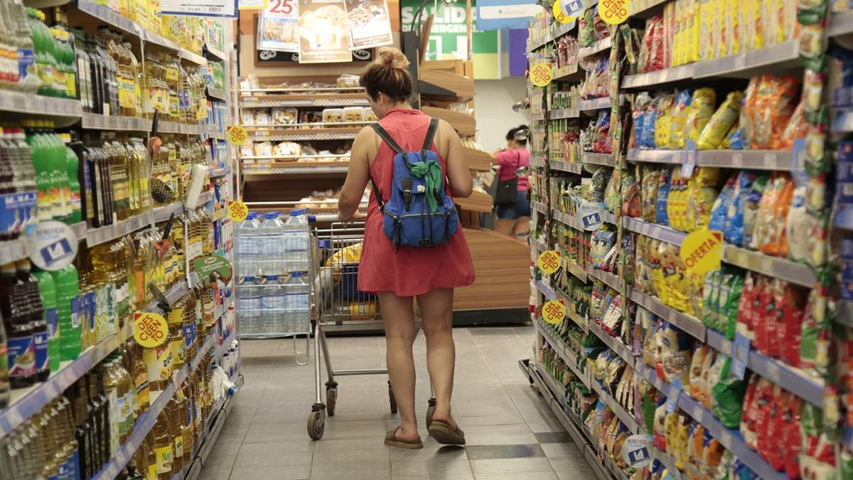 Los supermercados cerrarán a las 14 horas. Fuente: (X)