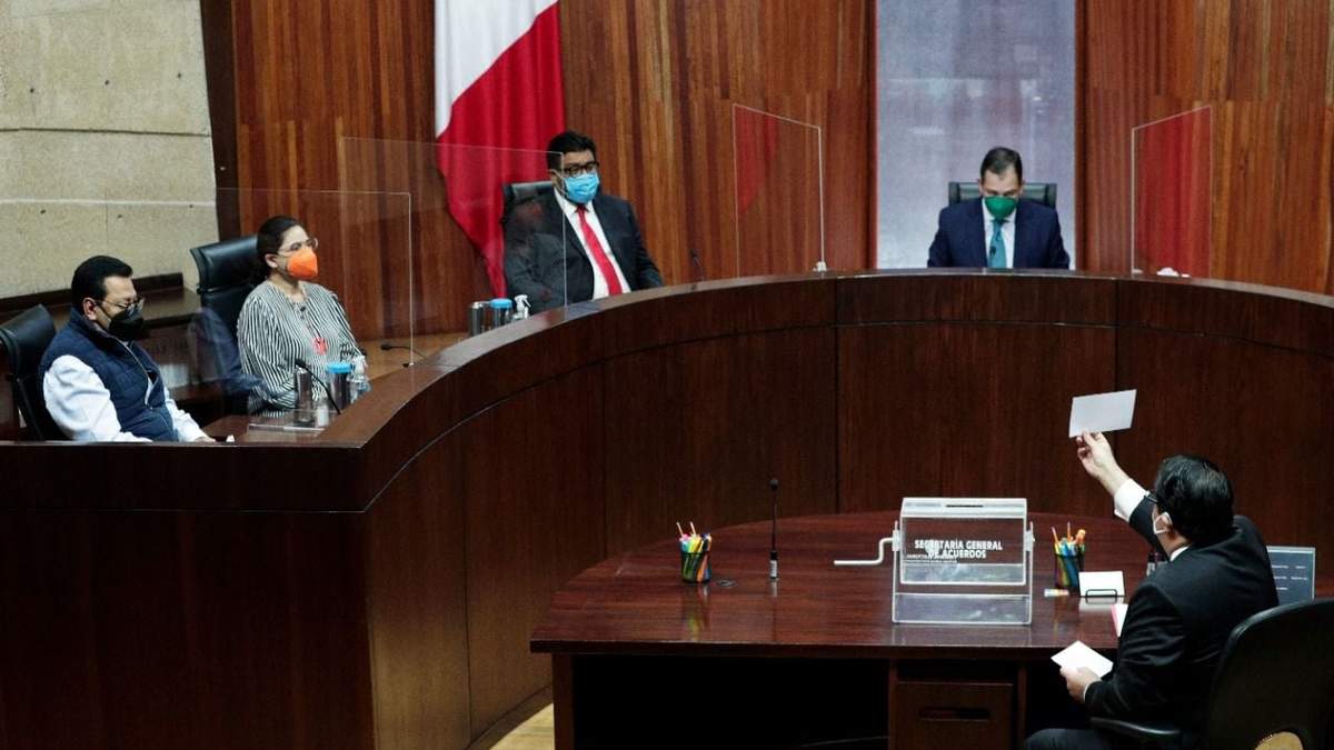 Aspectos de la sesión donde se realizó el sorteo para resolver las impugnaciones