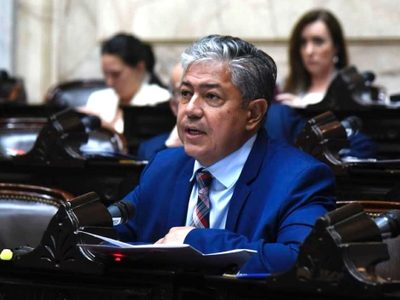 Jefes comunales de varias fuerzas respaldan proyecto de promoción de GNL impulsado por Figueroa