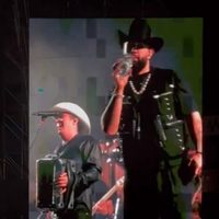 “Se me antoja echarme un perico”: Carín León durante un concierto en Hermosillo (Video)