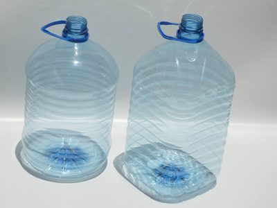 No tires el bidón de agua vacío: mirá este increíble truco para cargar las bolsas del supermercado