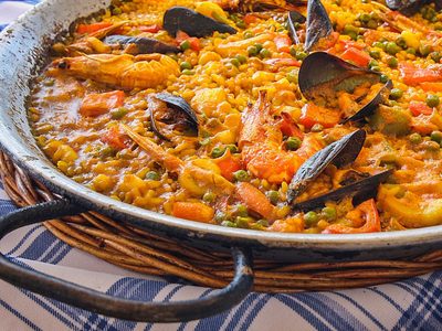 Como una paella pero mucho más barato: hacé este "arroz meloso" con todo el sabor del mar