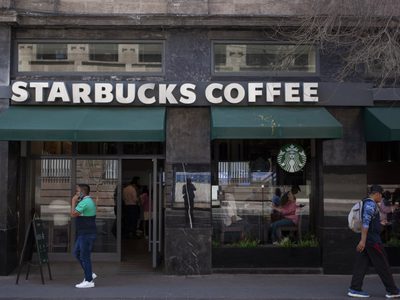 Starbucks reemplaza a su director general con el presidente de Chipotle