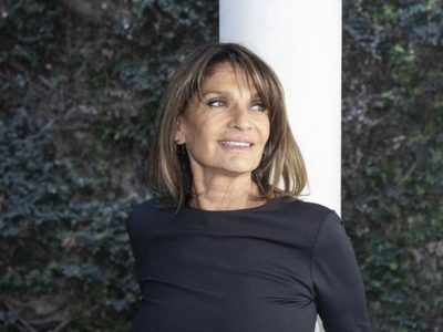 A sus 71 años, Teresa Calandra cautiva con la malla más bonita y cómoda para el verano