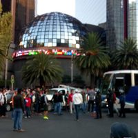 Con bloqueos intermitentes en Reforma, maestros de la CNTE se manifiestan frente a la BMV