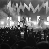 The Hives, explosiva noche de rock en el Palacio de los Deportes (Videos)