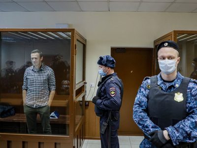Alexei Navalny en estado crítico: fue trasladado a un hospital de emergencia