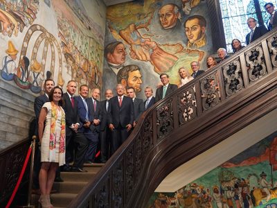 Gobernadores de la 4T difunden desplegado para felicitar a AMLO por su gira a EU